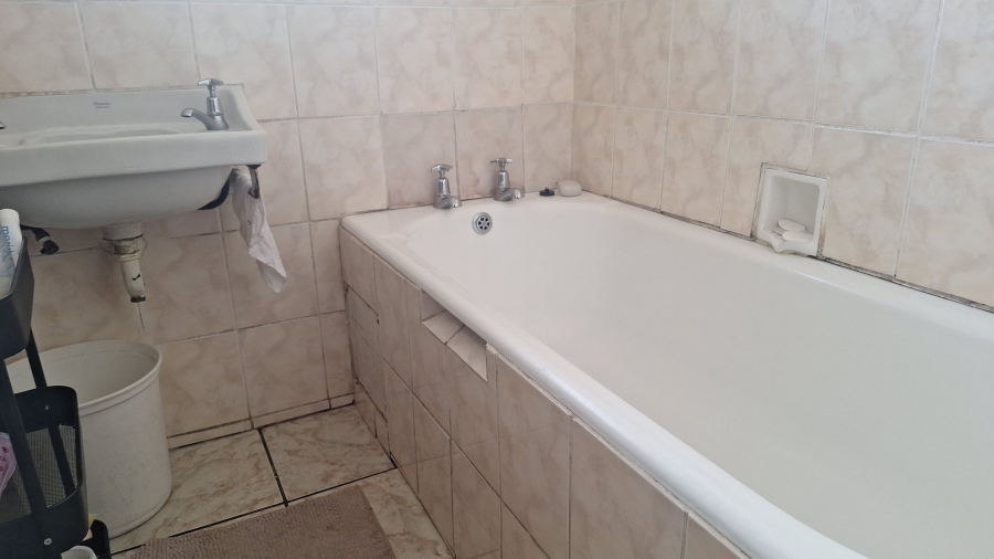 5 Bedroom Property for Sale in Retreat Western Cape